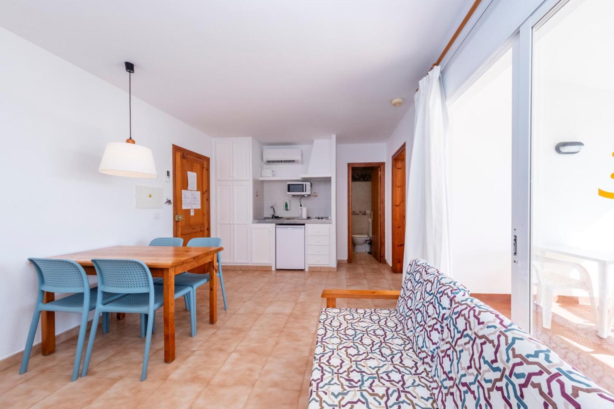 קאלה בלנקה Apartamentos Sol Ponent מראה חיצוני תמונה